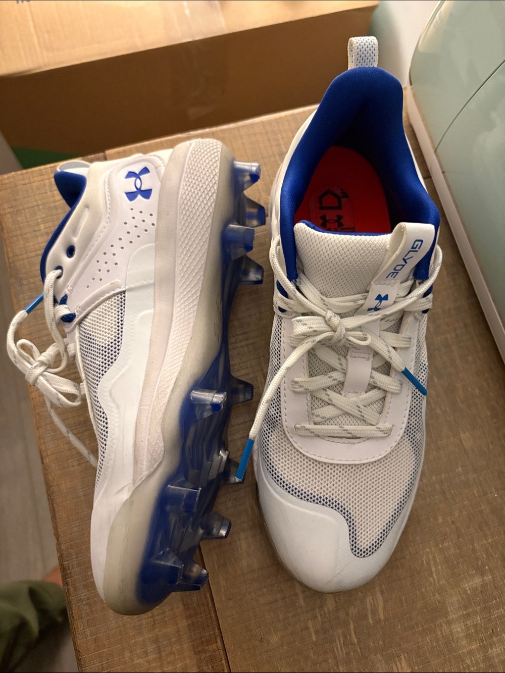 Under Armour White and Blue Glyde  Athletic Cleats